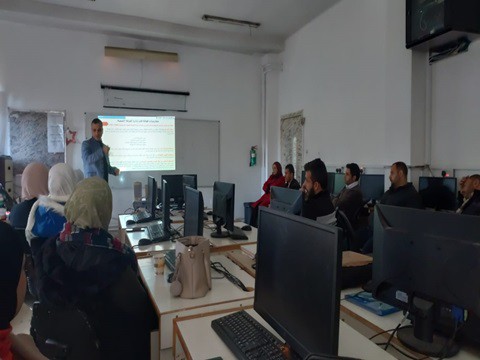 النموذجيّة تعقدُ ورشة تدريبة لمعلمي الرياضيات والعلوم